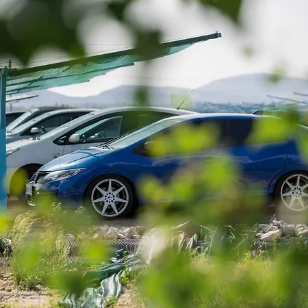 Lupacamping Luxury tent Budakalasz